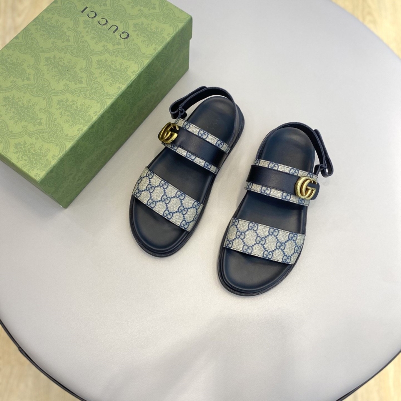 G*u*i slippers